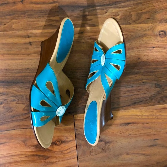 Cole Hann New Condition Turquoise Wedge Sandals - Picture 4 of 4